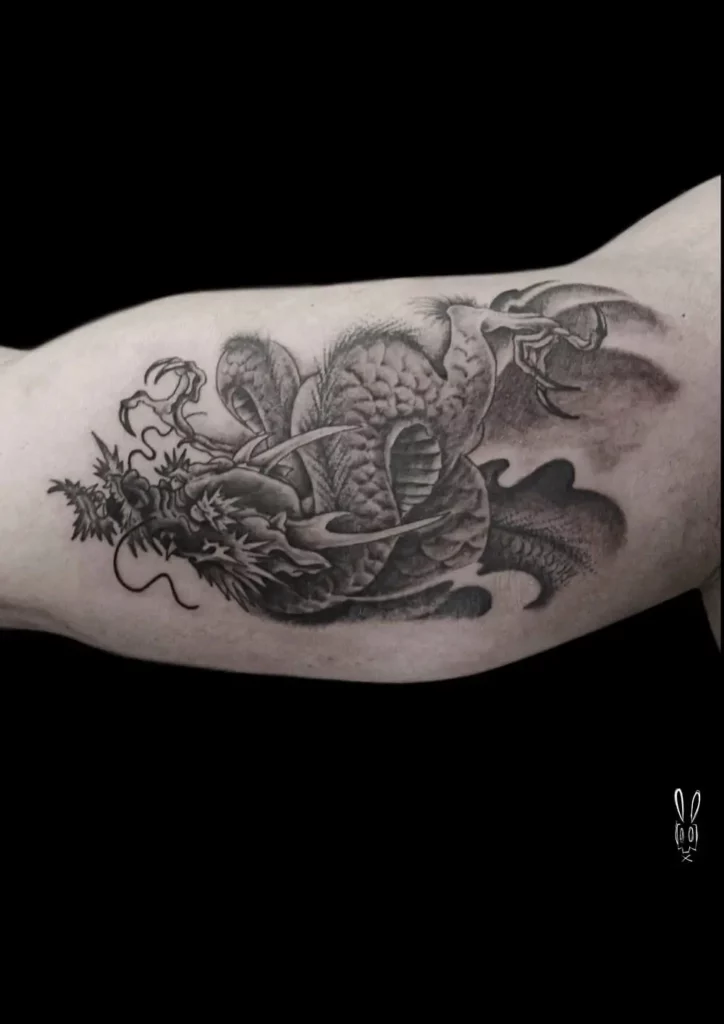 Tatuador de estilo japonés en Madrid - Tatuaje blackwork - Dragón - Antebrazo
